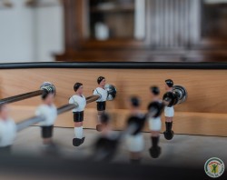 Le baby-foot du salon anglais, pour les tournois du soir